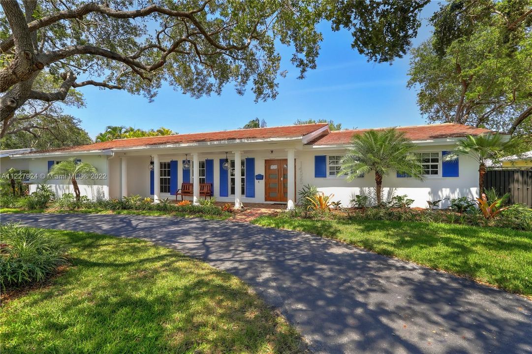 Recently Sold: $1,600,000 (4 beds, 3 baths, 2794 Square Feet)