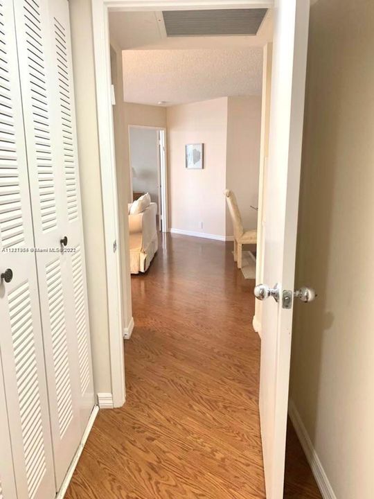 Recently Rented: $3,750 (2 beds, 2 baths, 1181 Square Feet)