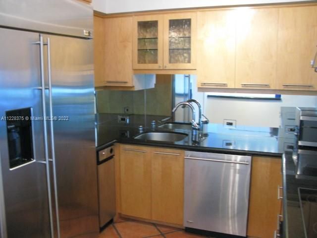 Recently Sold: $548,000 (2 beds, 2 baths, 1190 Square Feet)