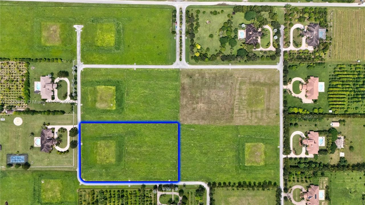 For Sale: $695,000 (5.00 acres)