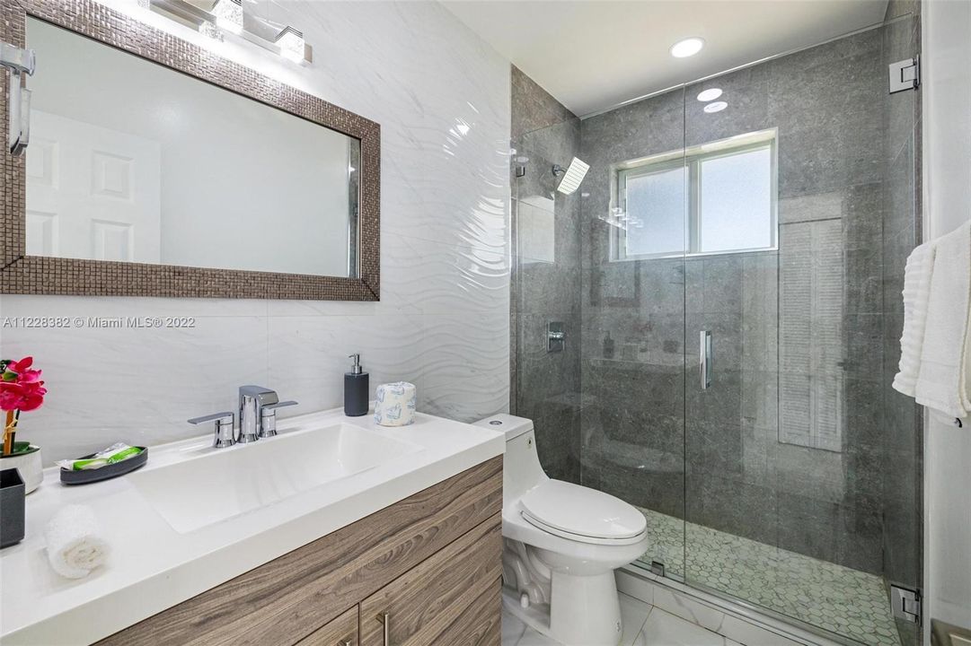 Недавно арендовано: $2,800 (2 спален, 1 ванн, 1505 Квадратных фут)