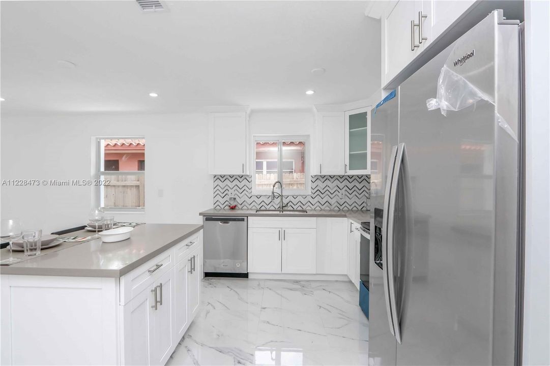 Recently Sold: $699,000 (3 beds, 3 baths, 1923 Square Feet)