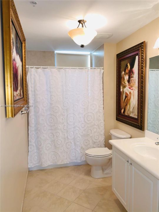 最近售出: $680,000 (3 贝兹, 2 浴室, 1925 平方英尺)