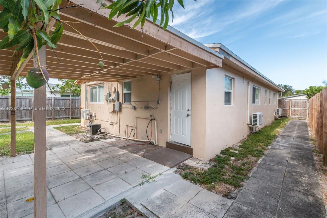 Recently Rented: $1,300 (0 beds, 1 baths, 420 Square Feet)