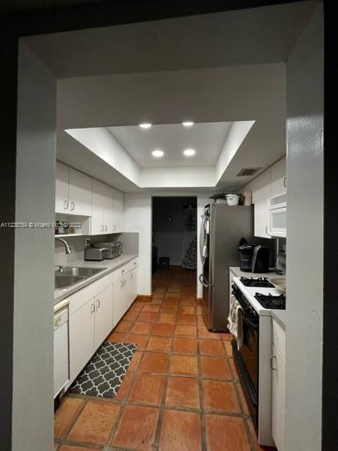 Recientemente alquilado: $2,600 (3 camas, 2 baños, 1400 Pies cuadrados)