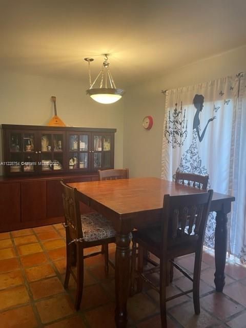 Recientemente alquilado: $2,600 (3 camas, 2 baños, 1400 Pies cuadrados)