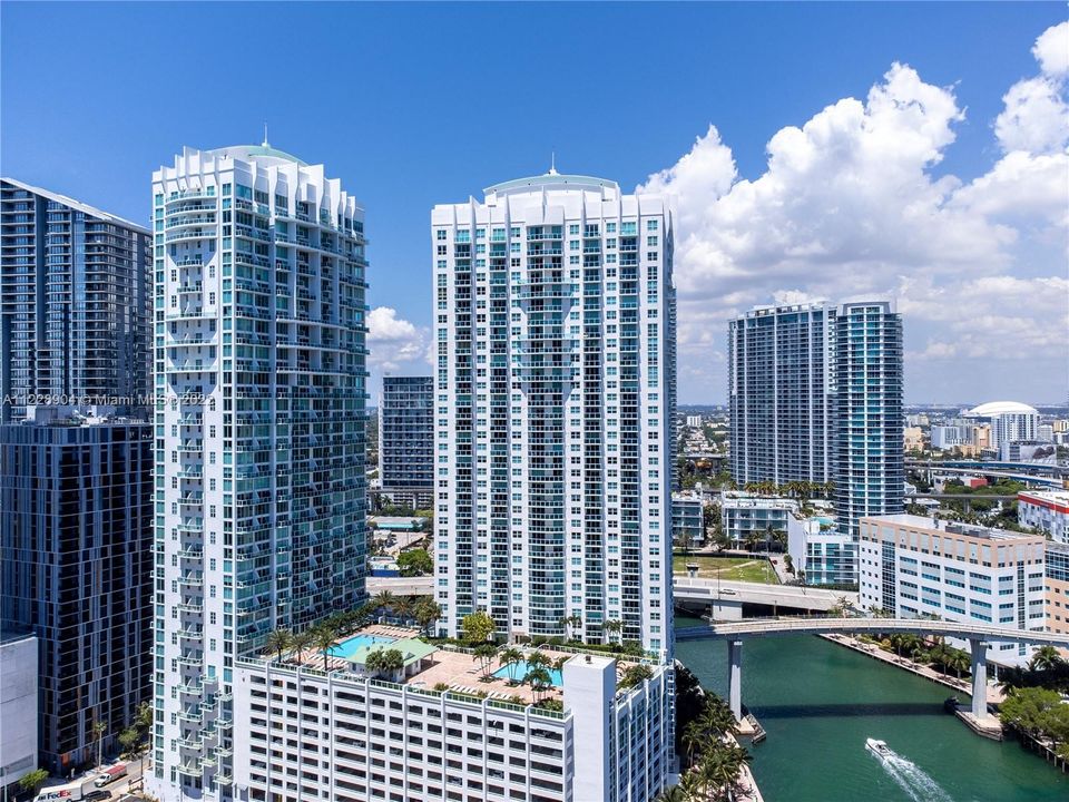 Recently Sold: $595,000 (2 beds, 2 baths, 1110 Square Feet)