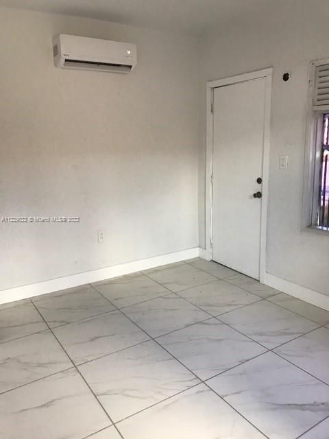 Recently Rented: $1,000 (1 beds, 1 baths, 500 Square Feet)