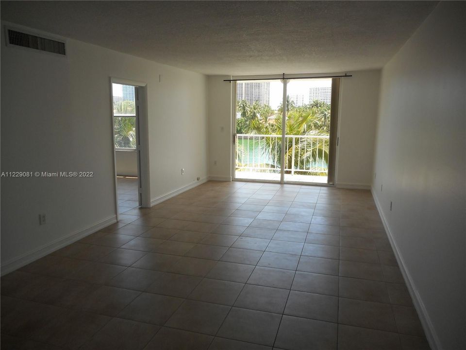 Recently Rented: $2,900 (2 beds, 2 baths, 1241 Square Feet)