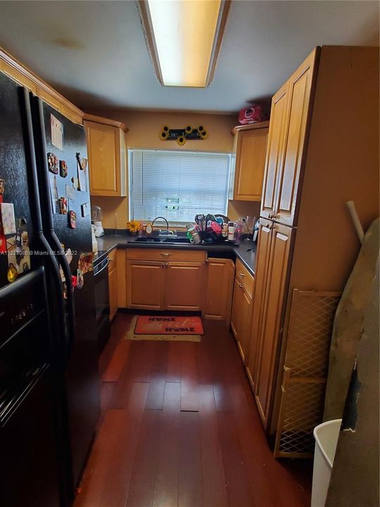 Vendido Recientemente: $285,000 (3 camas, 2 baños, 1140 Pies cuadrados)