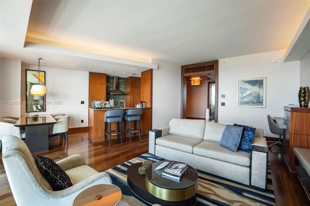 Recently Sold: $2,599,000 (2 beds, 2 baths, 1147 Square Feet)