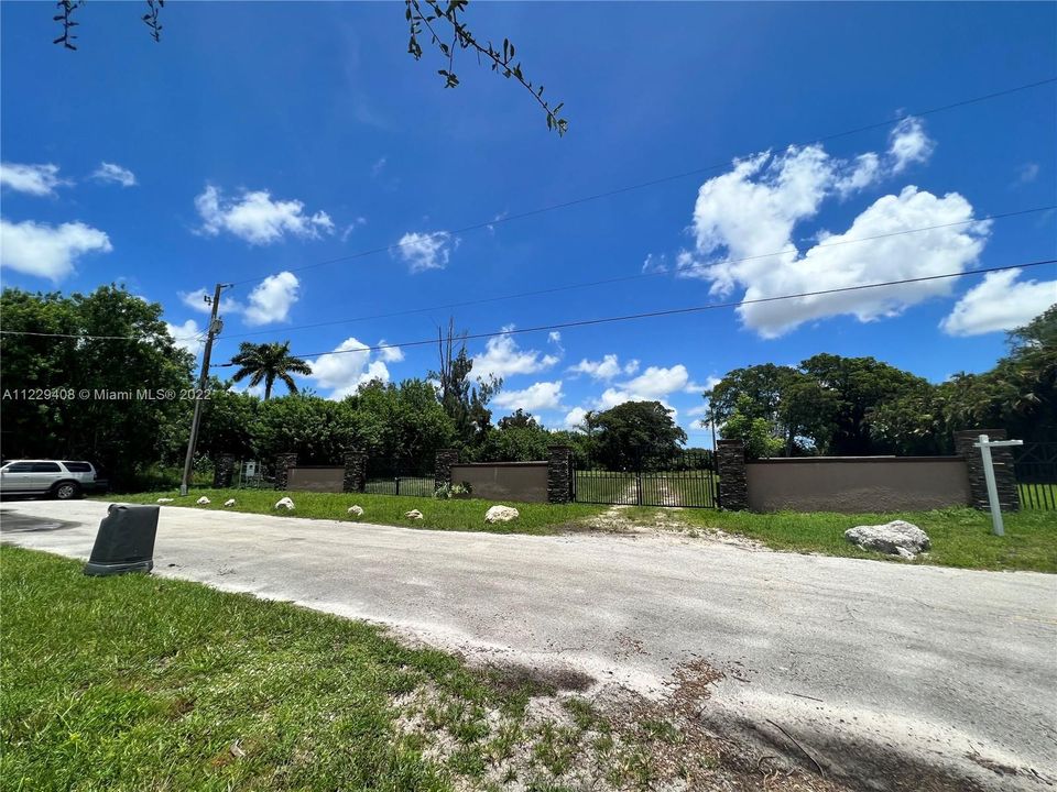 Recently Sold: $839,000 (2.50 acres)