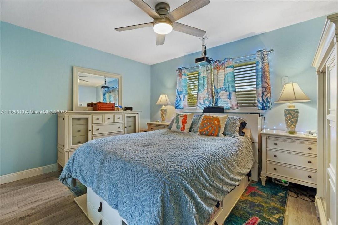 Vendido Recientemente: $729,900 (3 camas, 2 baños, 0 Pies cuadrados)