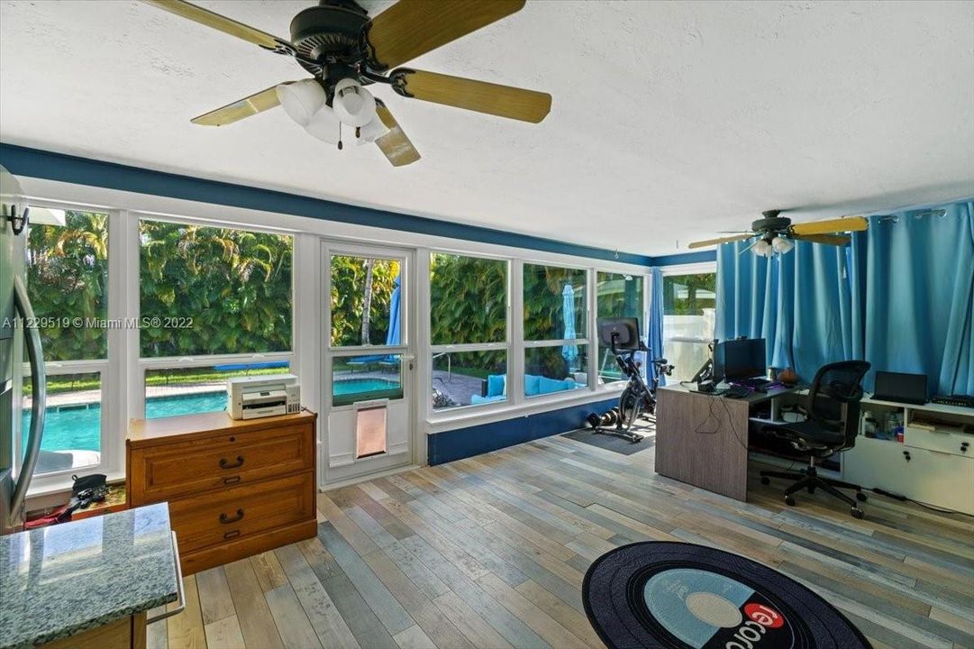 Vendido Recientemente: $729,900 (3 camas, 2 baños, 0 Pies cuadrados)