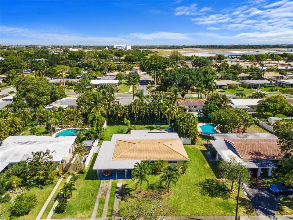 Vendido Recientemente: $729,900 (3 camas, 2 baños, 0 Pies cuadrados)