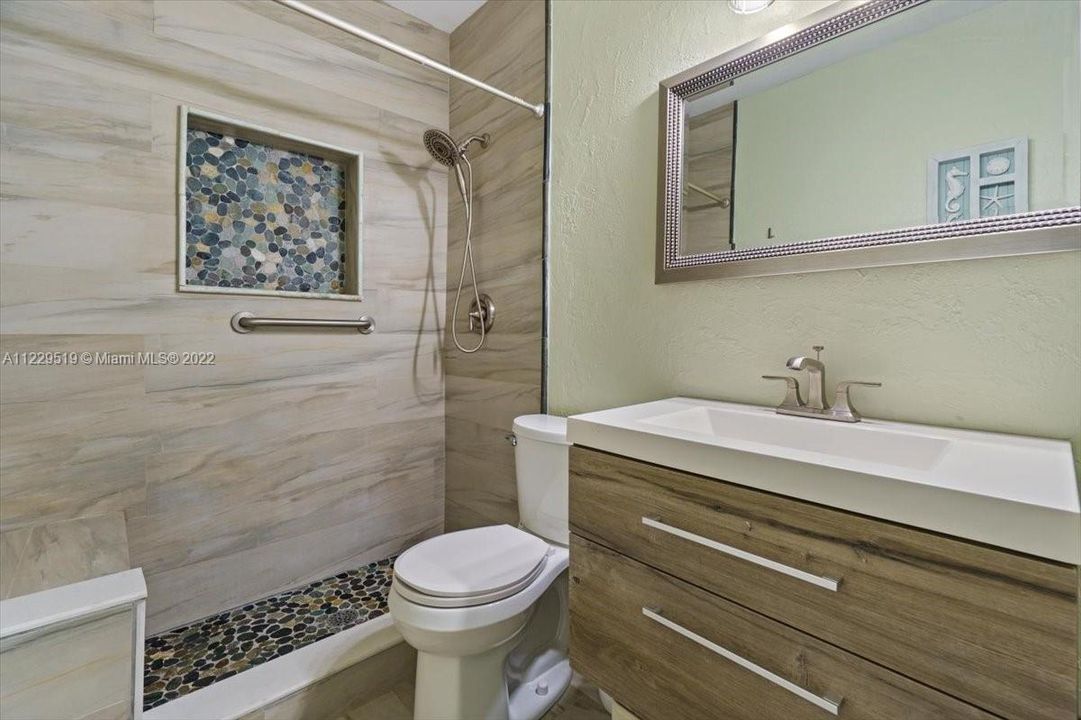 Vendido Recientemente: $729,900 (3 camas, 2 baños, 0 Pies cuadrados)