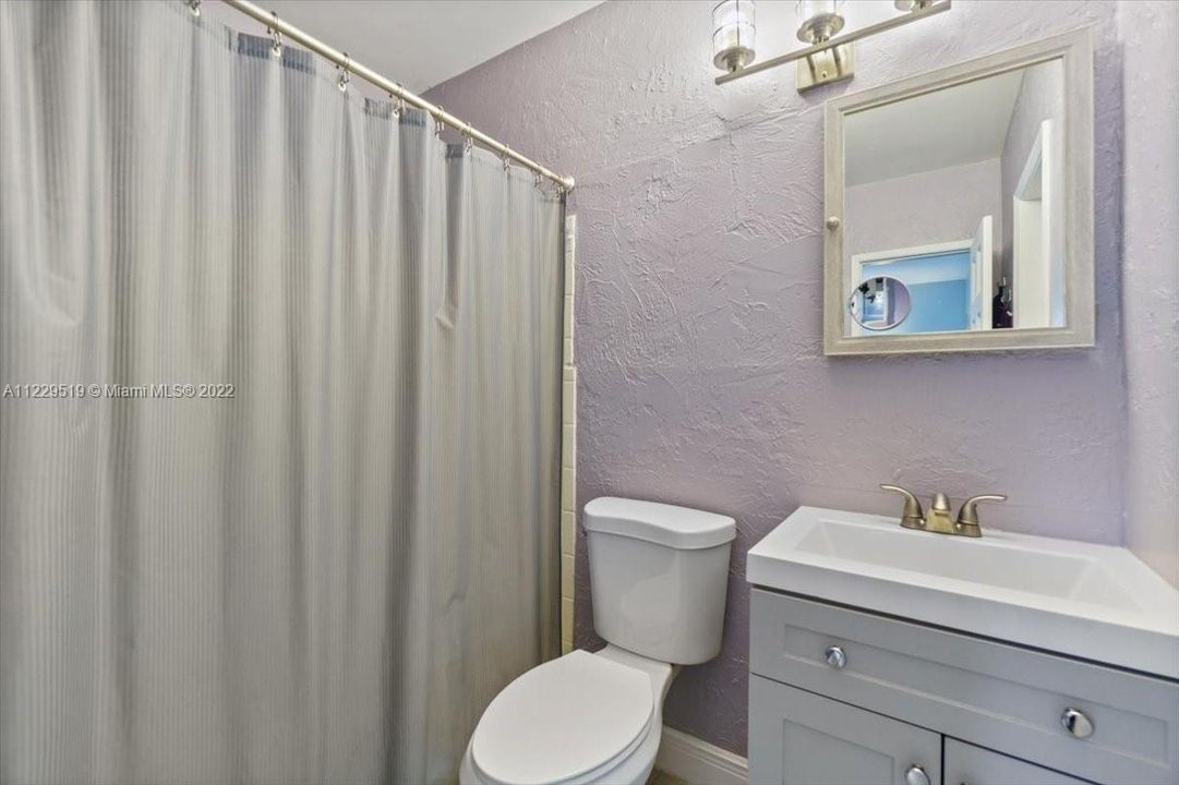 Vendido Recientemente: $729,900 (3 camas, 2 baños, 0 Pies cuadrados)