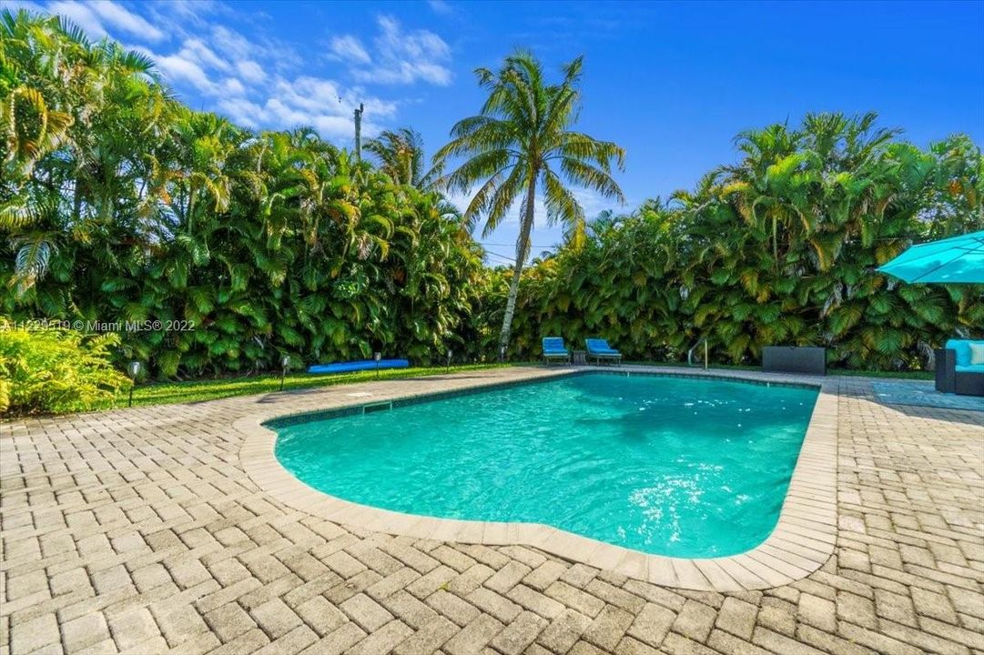 Vendido Recientemente: $729,900 (3 camas, 2 baños, 0 Pies cuadrados)