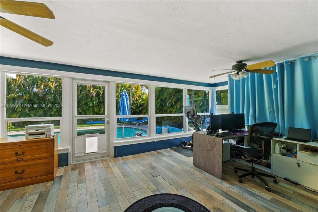 Vendido Recientemente: $729,900 (3 camas, 2 baños, 0 Pies cuadrados)