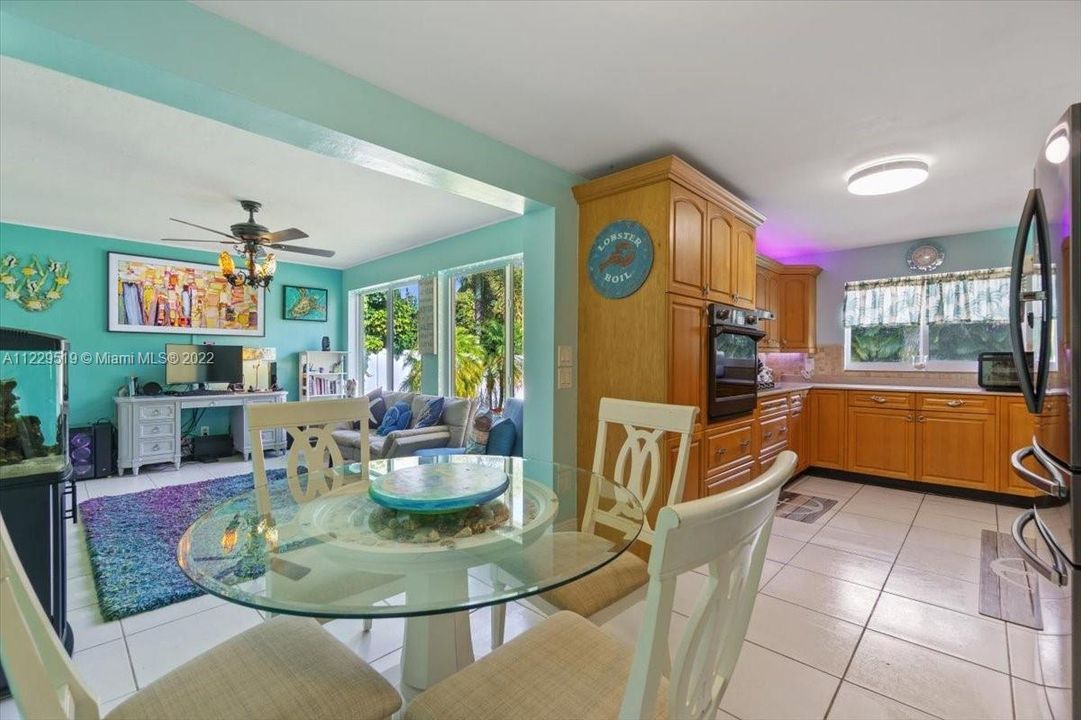 Vendido Recientemente: $729,900 (3 camas, 2 baños, 0 Pies cuadrados)