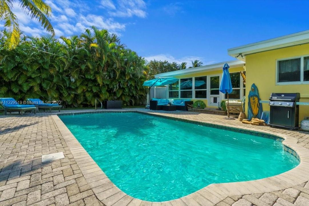 Vendido Recientemente: $729,900 (3 camas, 2 baños, 0 Pies cuadrados)