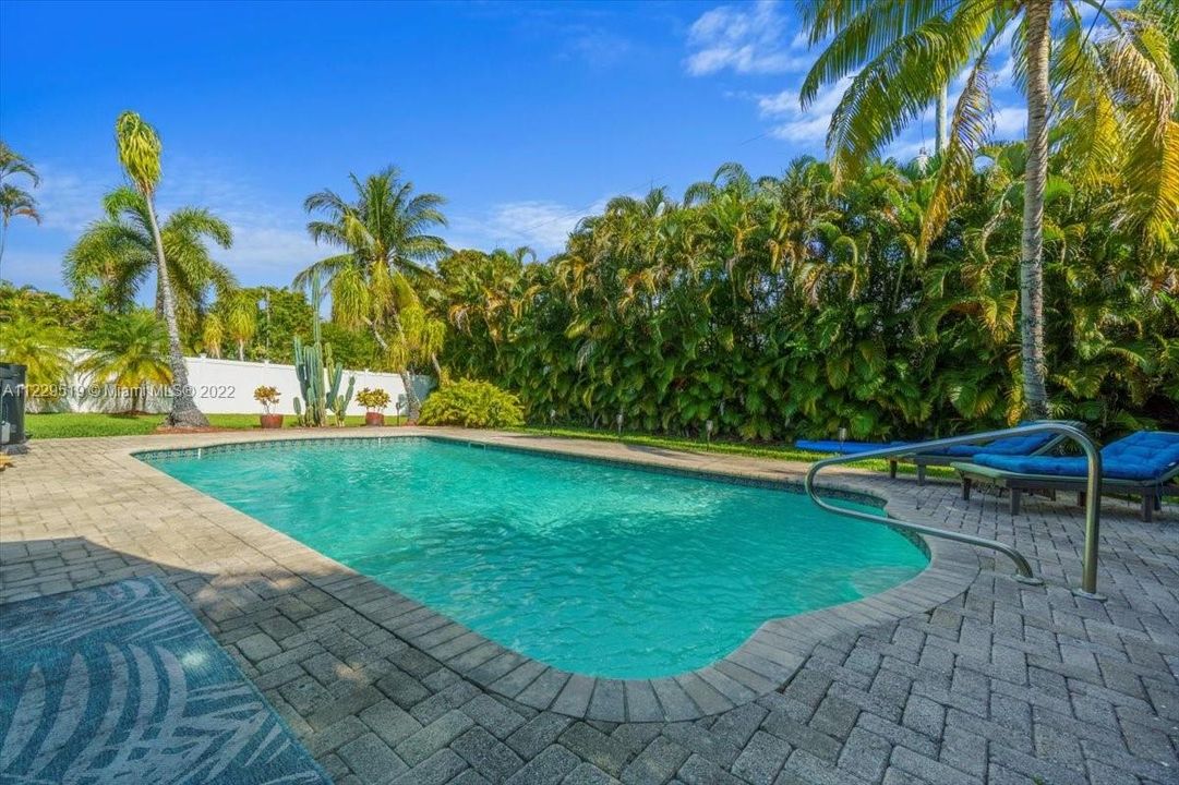 Vendido Recientemente: $729,900 (3 camas, 2 baños, 0 Pies cuadrados)