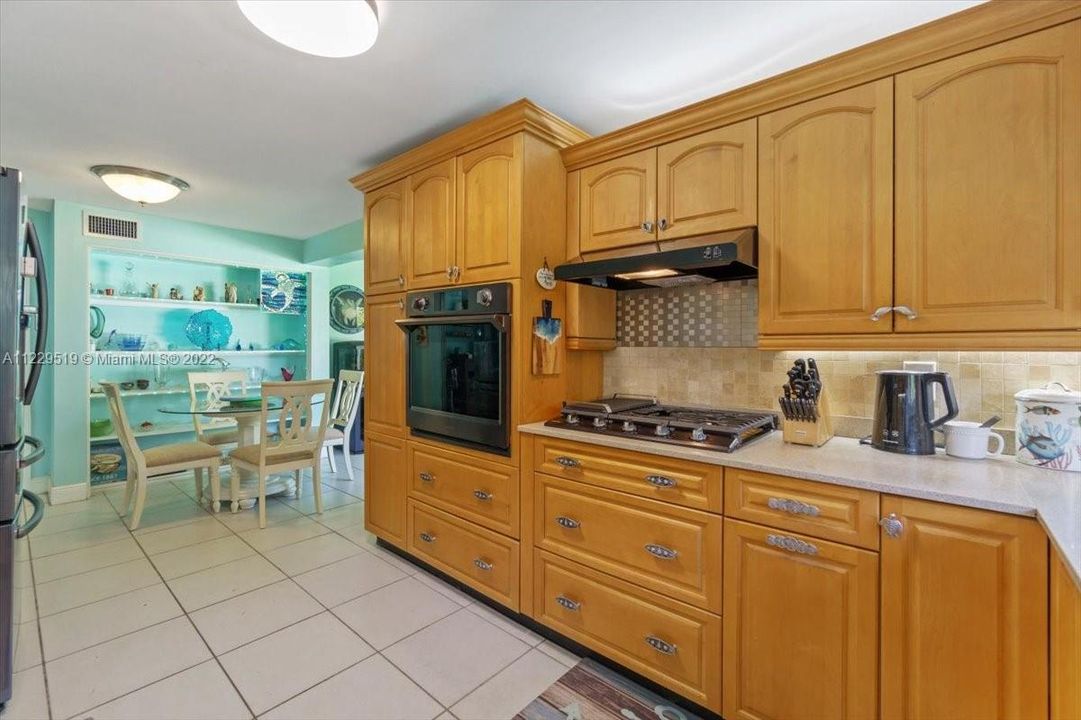 Vendido Recientemente: $729,900 (3 camas, 2 baños, 0 Pies cuadrados)