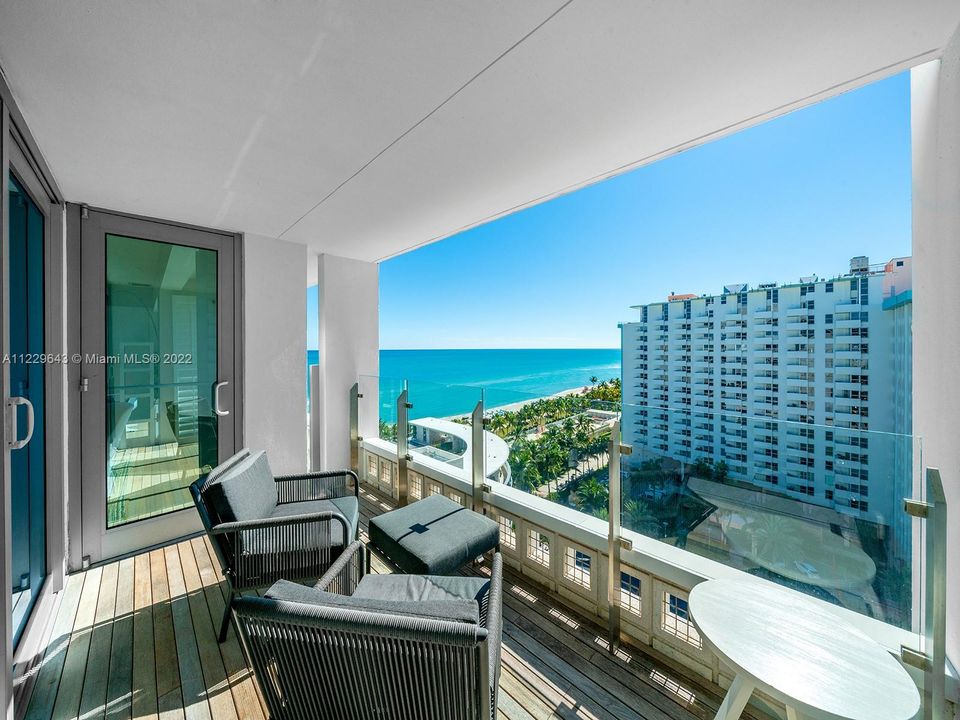 Recently Sold: $3,380,000 (2 beds, 2 baths, 1493 Square Feet)