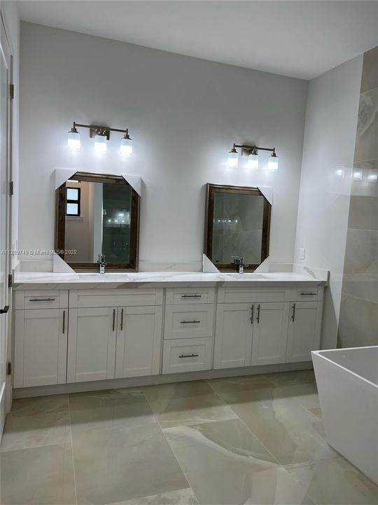 Недавно продано: $759,000 (4 спален, 3 ванн, 2385 Квадратных фут)