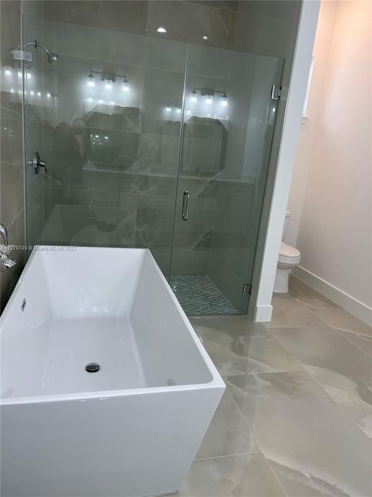 Недавно продано: $759,000 (4 спален, 3 ванн, 2385 Квадратных фут)