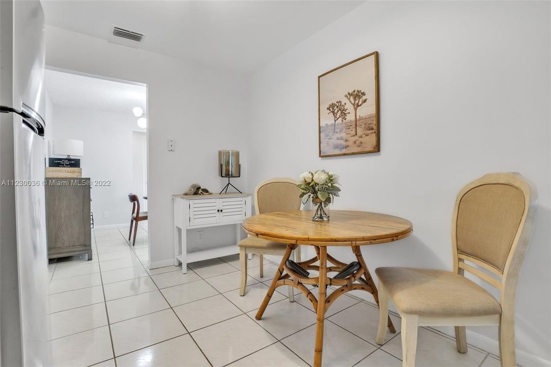 Recently Sold: $275,000 (2 beds, 2 baths, 1066 Square Feet)