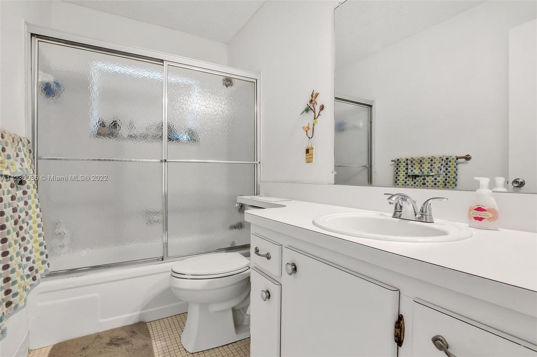 最近售出: $275,000 (2 贝兹, 2 浴室, 1066 平方英尺)