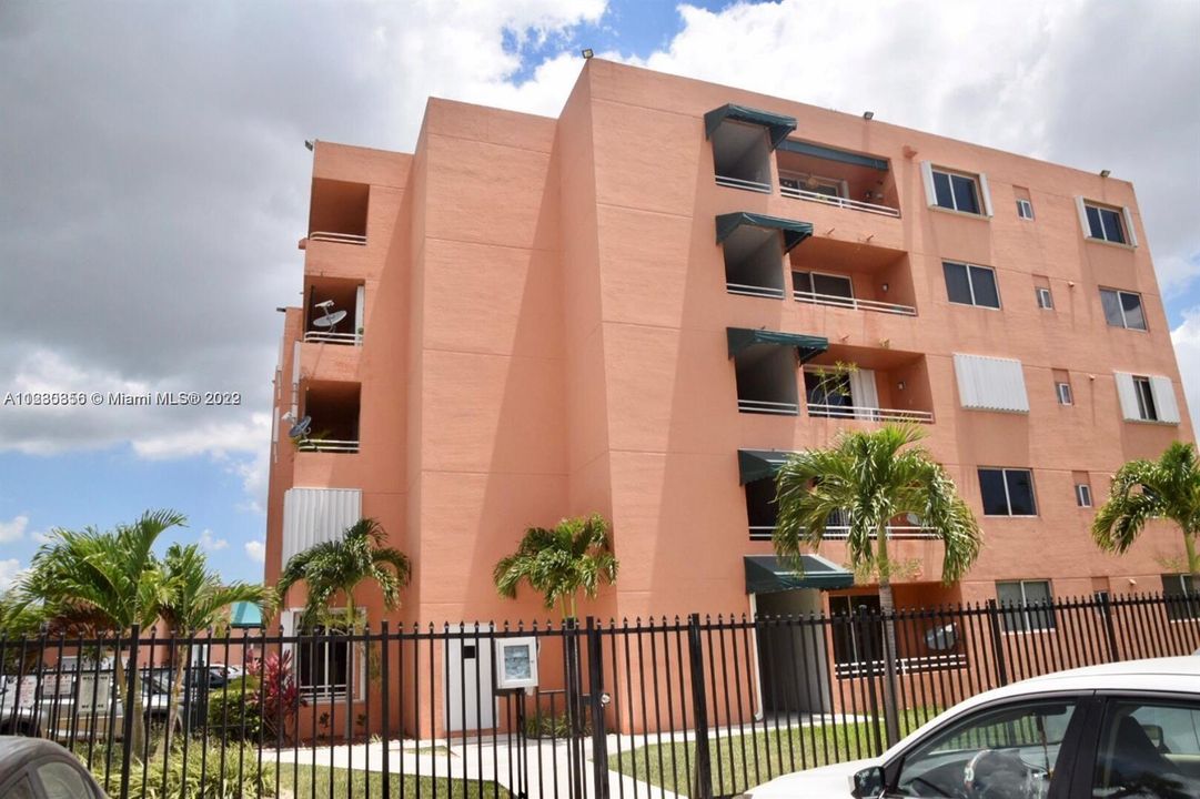 Recently Sold: $250,000 (2 beds, 2 baths, 954 Square Feet)