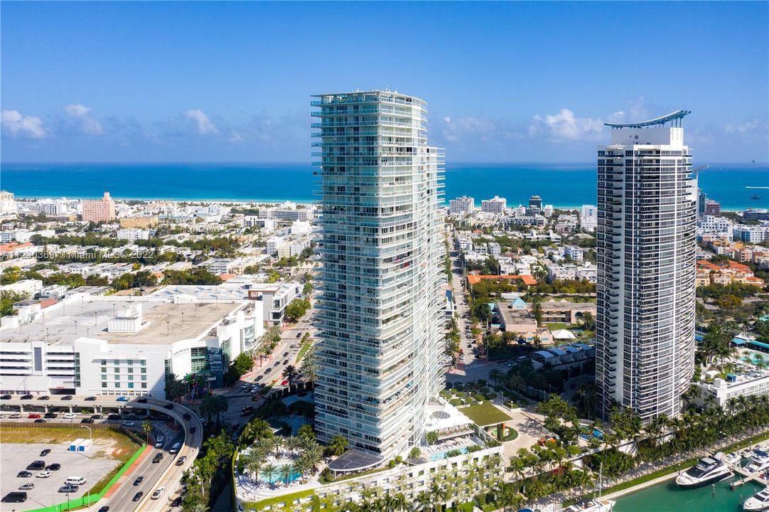 Recently Sold: $3,200,000 (3 beds, 3 baths, 2158 Square Feet)