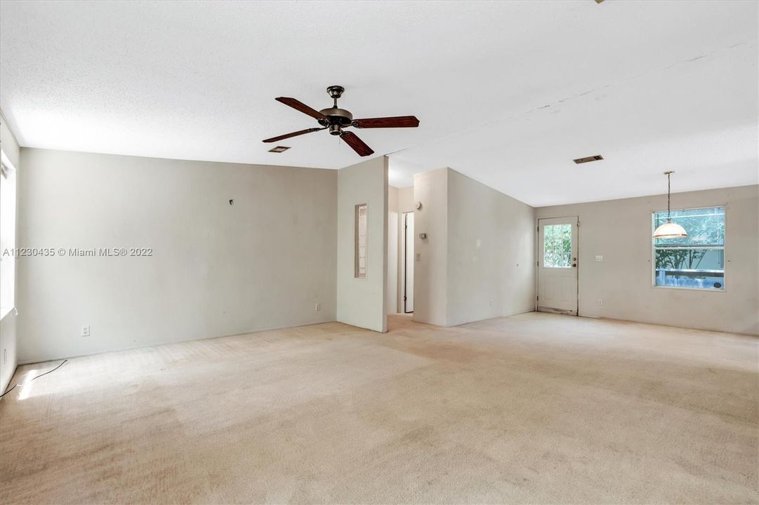 Recently Sold: $399,999 (3 beds, 2 baths, 1404 Square Feet)