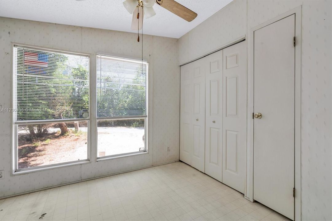 Recently Sold: $399,999 (3 beds, 2 baths, 1404 Square Feet)