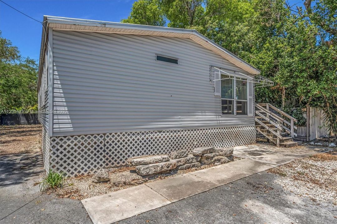 Recently Sold: $399,999 (3 beds, 2 baths, 1404 Square Feet)