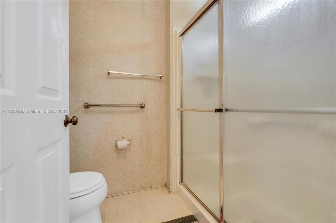 Recently Sold: $399,999 (3 beds, 2 baths, 1404 Square Feet)