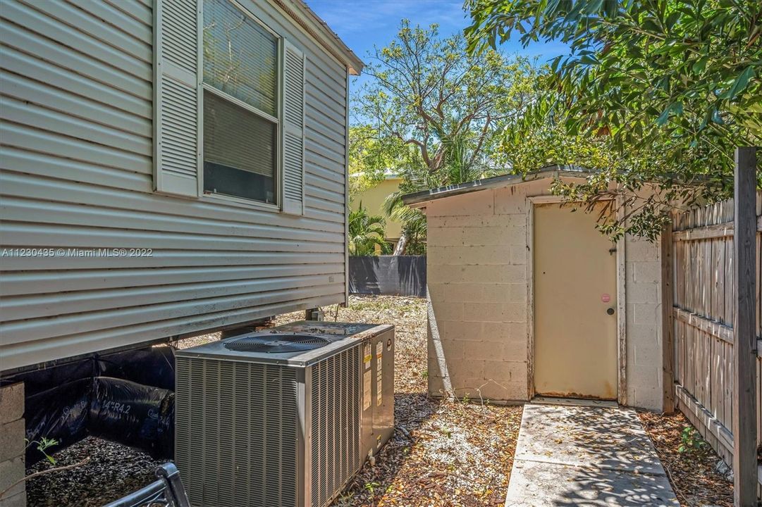 Recently Sold: $399,999 (3 beds, 2 baths, 1404 Square Feet)