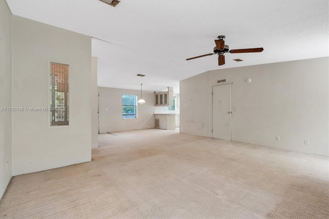 Recently Sold: $399,999 (3 beds, 2 baths, 1404 Square Feet)