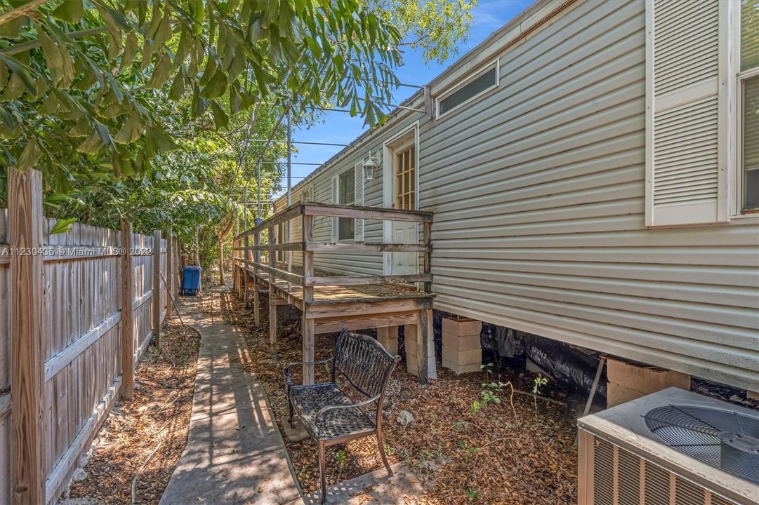 Recently Sold: $399,999 (3 beds, 2 baths, 1404 Square Feet)