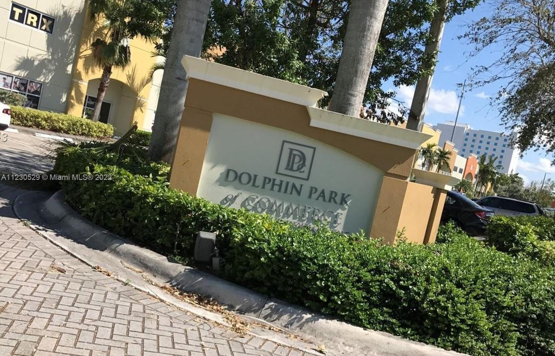 Dolphin Park of Commerce entrace