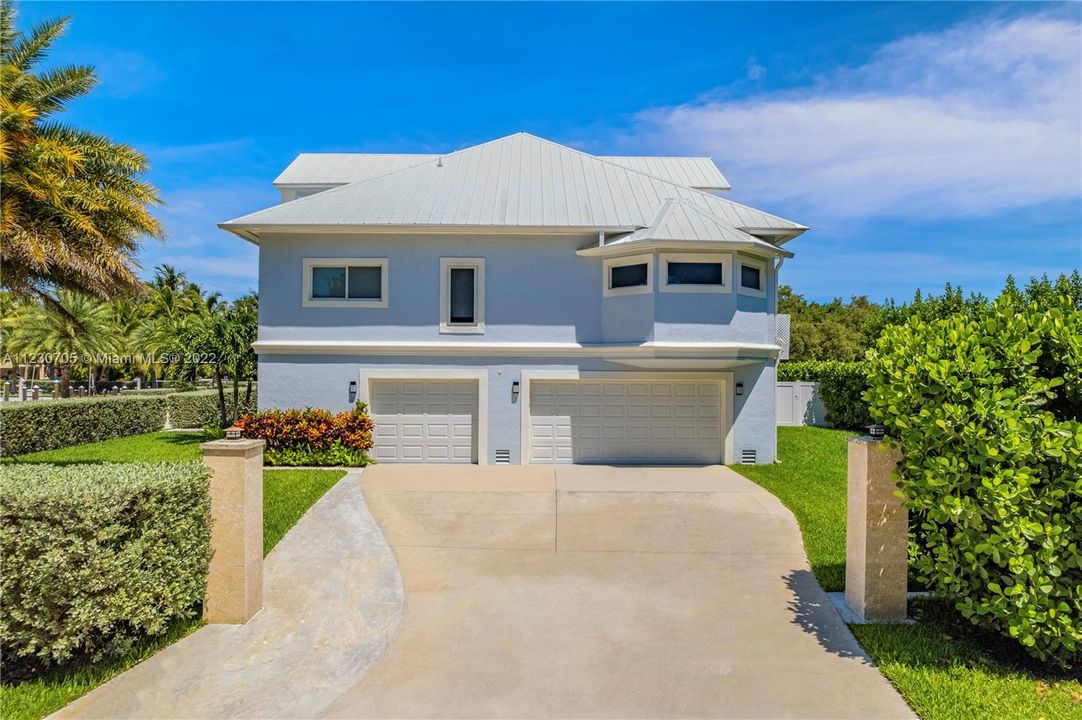 Recently Sold: $4,500,000 (5 beds, 5 baths, 4784 Square Feet)