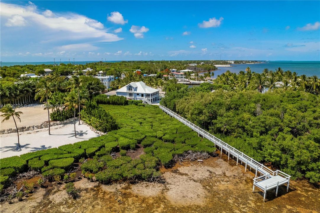 Recently Sold: $4,500,000 (5 beds, 5 baths, 4784 Square Feet)