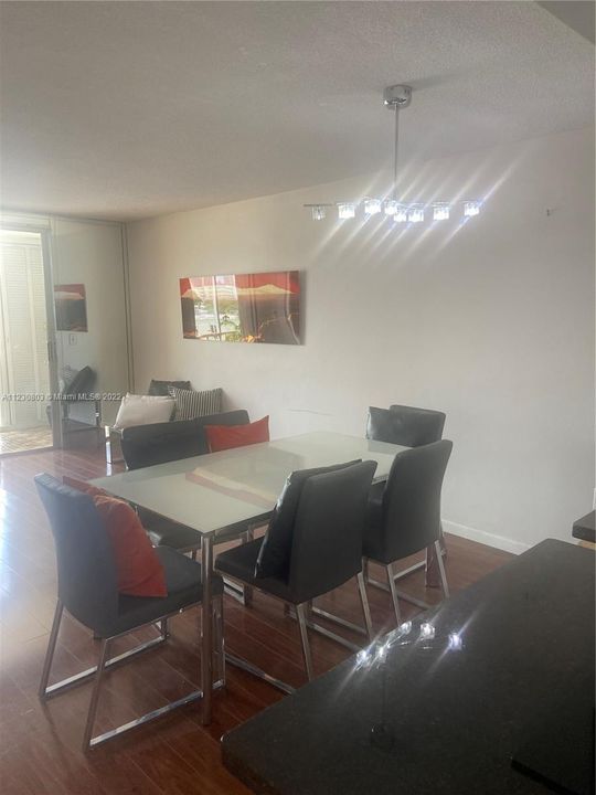 Recently Sold: $181,000 (1 beds, 1 baths, 768 Square Feet)
