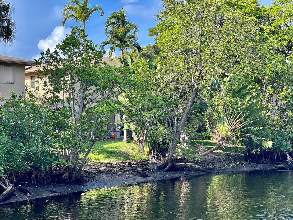 Recently Sold: $259,000 (2 beds, 2 baths, 761 Square Feet)
