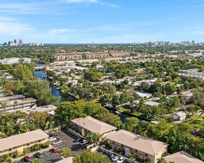 Recently Sold: $259,000 (2 beds, 2 baths, 761 Square Feet)