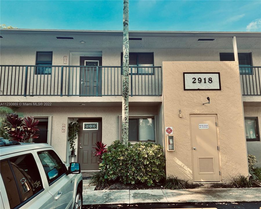 Recently Sold: $259,000 (2 beds, 2 baths, 761 Square Feet)