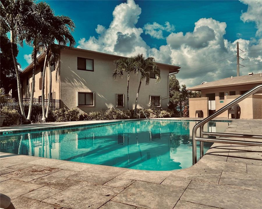 Recently Sold: $259,000 (2 beds, 2 baths, 761 Square Feet)