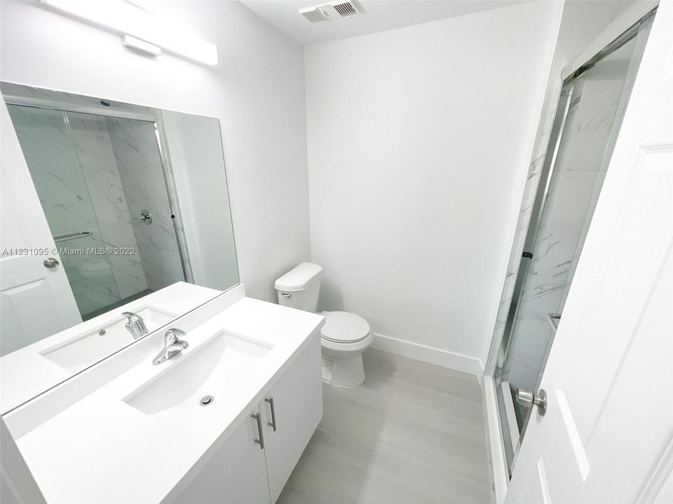 Recently Rented: $2,500 (2 beds, 2 baths, 854 Square Feet)